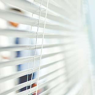 Temos para você cortina blecaute para sala curta